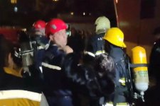 Пожар в жилом доме в Баку потушен, эвакуированы 50 человек (Обновлено) (ФОТО/ВИДЕО)
