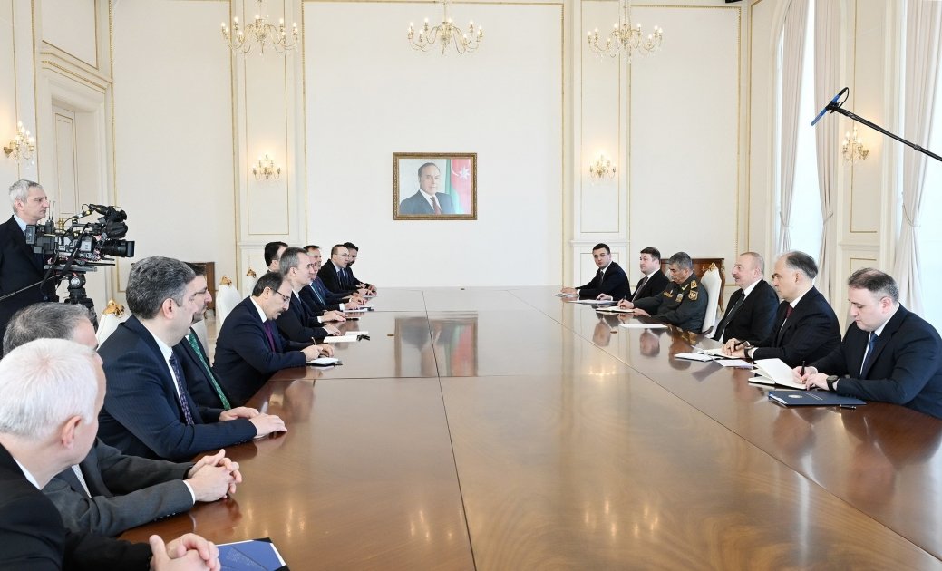 Президент Ильхам Алиев принял делегацию во главе с председателем комитета Администрации Президента Турции  (ФОТО)