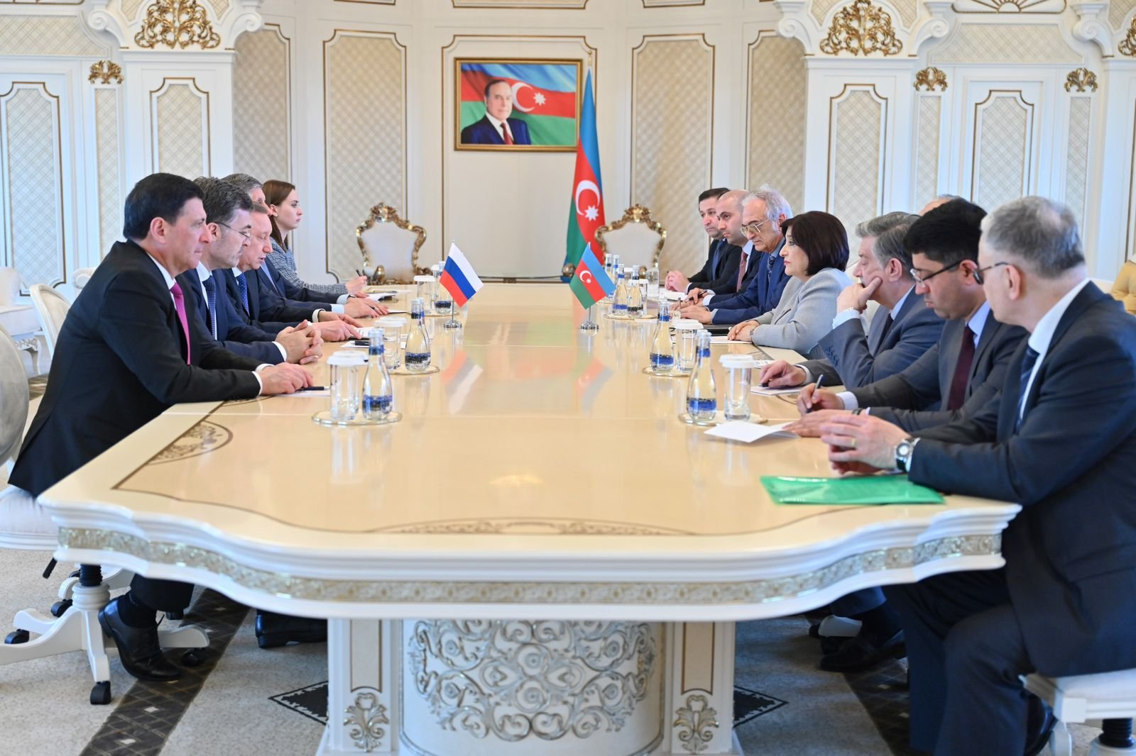 Speaker of Azerbaijani Parliament meets Russia's St. Petersburg Governor-led delegation