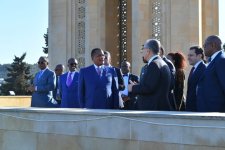 Президент Конго Дени Сассу-Нгессо посетил Шехидляр хиябаны (ФОТО)