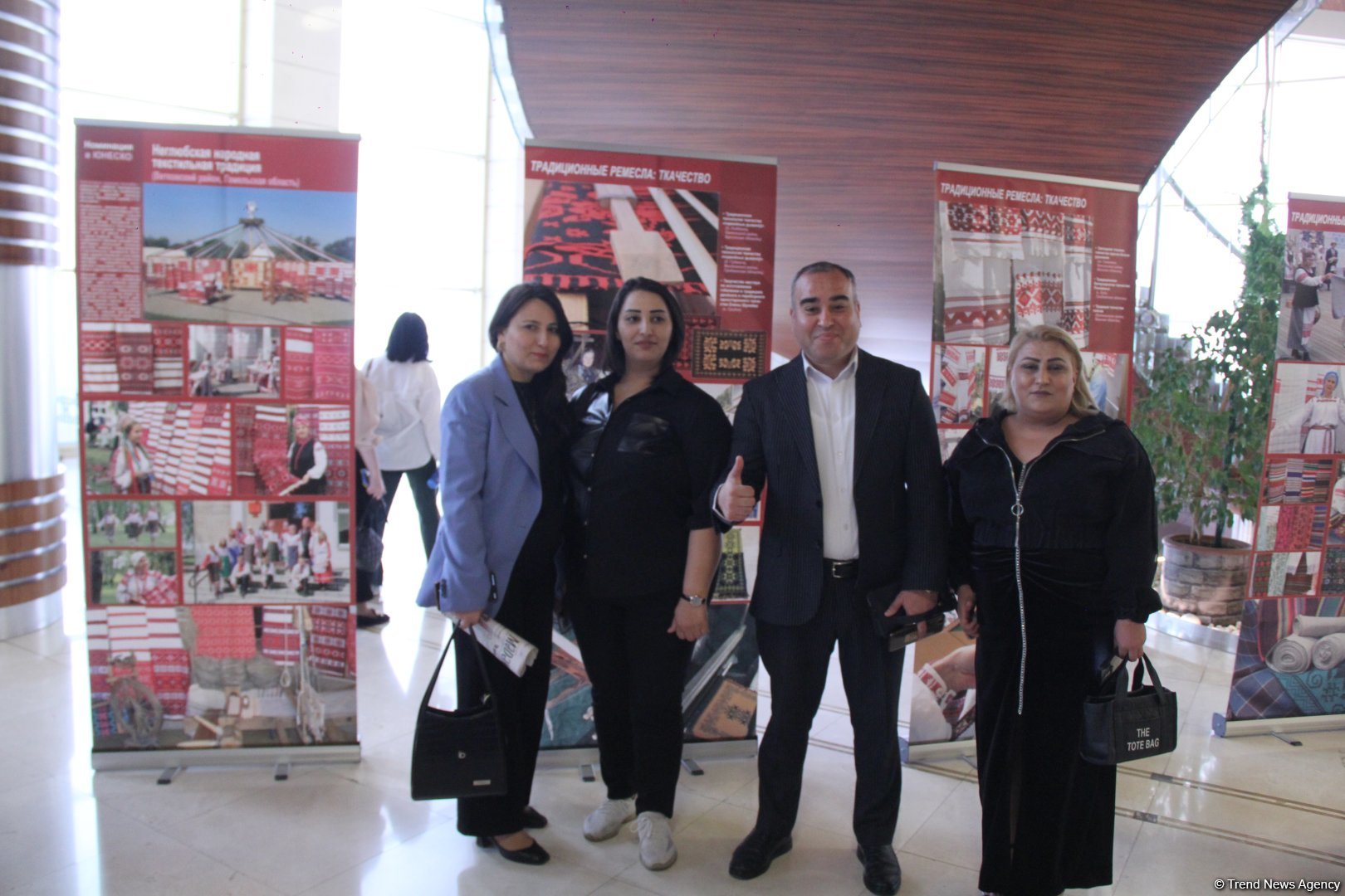 В рамках Дней культуры Беларуси в Азербайджане прошла выставка банеров и работ народных умельцев (ФОТО)