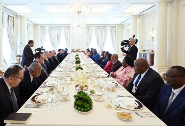 Official lunch hosted on behalf of President Ilham Aliyev in honor of Congolese President