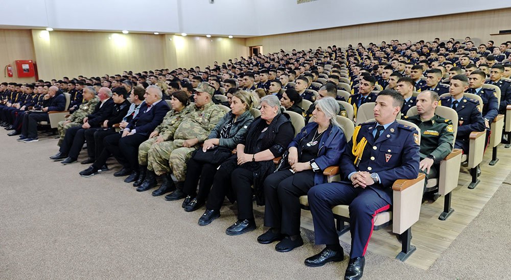 В Азербайджане состоялись мероприятия по случаю восьмой годовщины апрельских боев (ФОТО)