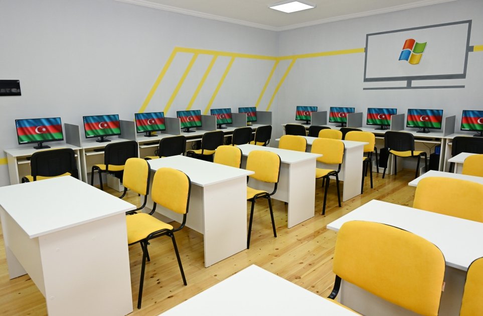 Названо количество обучающихся в общеобразовательных учреждениях Азербайджана