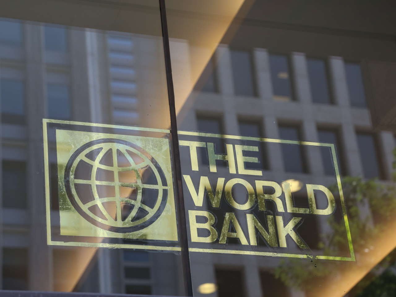 Dünya Bankı Ukraynanın bərpası üçün lazım olan məbləği açıqlayıb