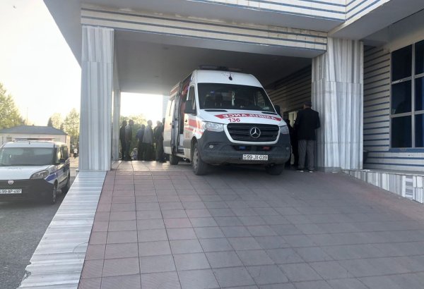 Пострадавшие в результате разрыва мины в Агдаме доставлены в Бардинскую центральную районную больницу (ФОТО)