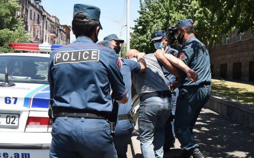 Ermənistanda polis külli miqdarda qızıl oğurlayan şəxsləri tutub
