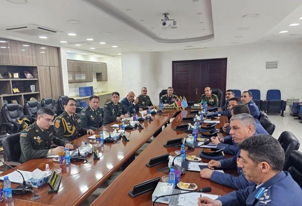 Azerbaijani Defense Minister meets with Jordanian Air Force Commander (PHOTO)