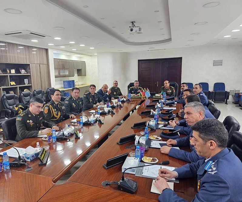 Azerbaijani Defense Minister meets with Jordanian Air Force Commander (PHOTO)