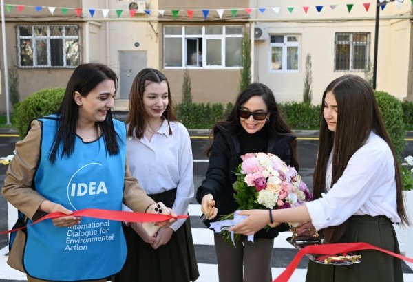 В Баку с участием вице-президента Фонда Гейдара Алиева Лейлы Алиевой в распоряжение жителей переданы очередные благоустроенные дворы (ФОТО)