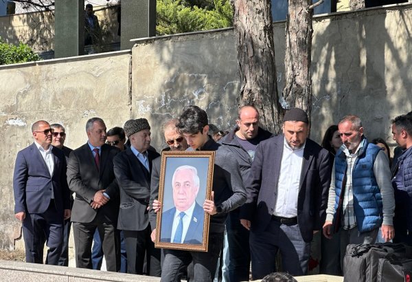 В Баку прошли похороны Хады Раджабли
