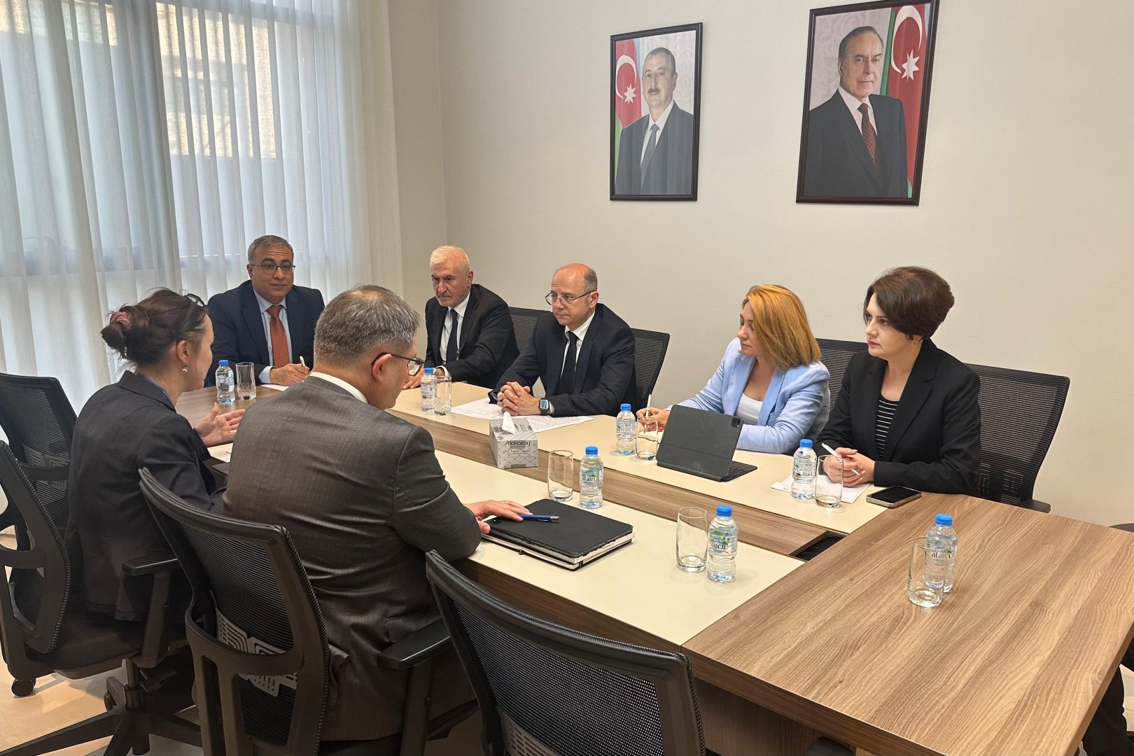 Глава минэнерго Азербайджана и представитель ЕБРР обсудили перспективы сотрудничества (ФОТО)