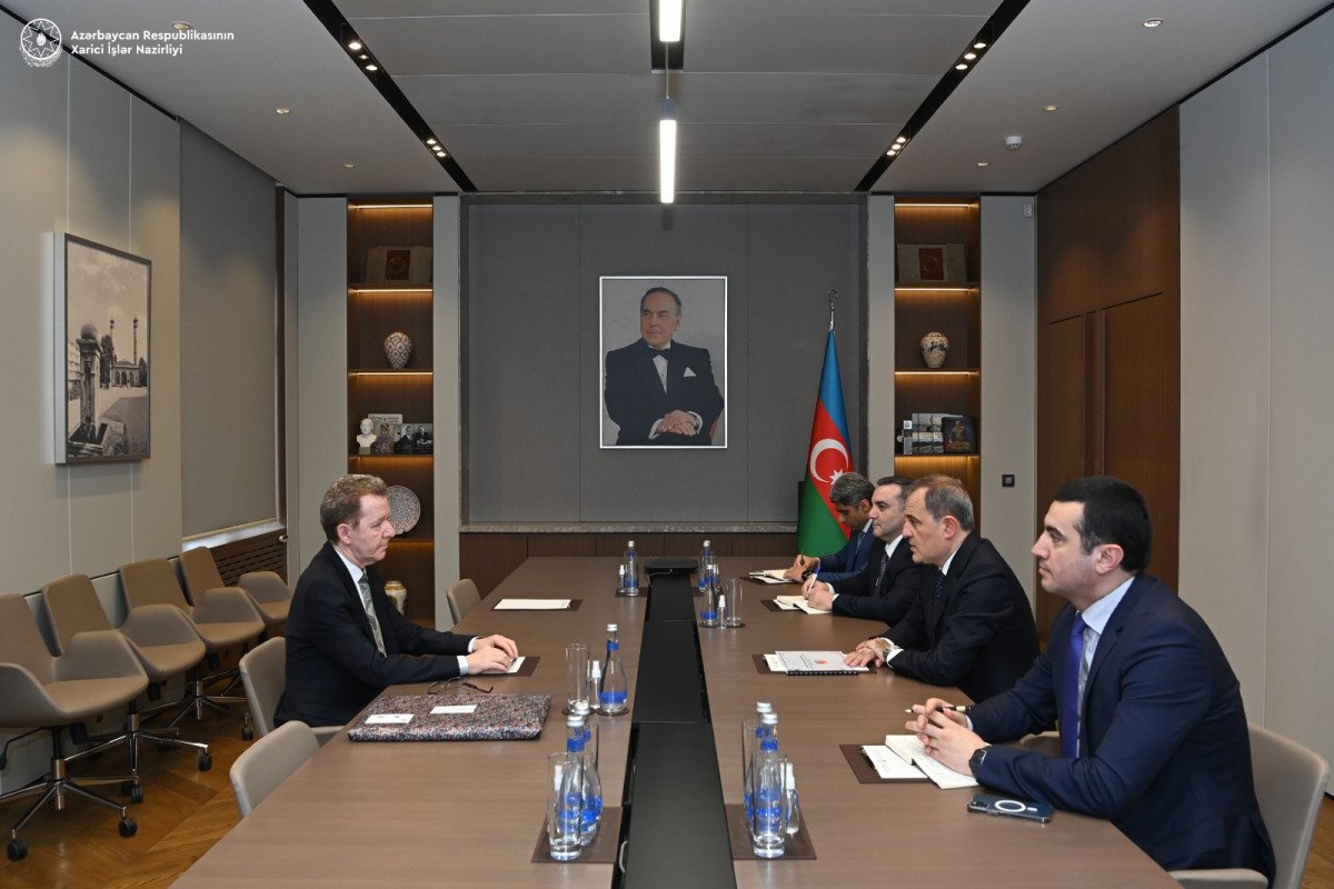 Джейхун Байрамов встретился с послом Алжира в связи с завершением его дипмиссии