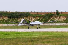Bayraktar TB3 SİHA sınaq uçuşlarını davam etdirir (FOTO)