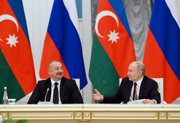 Гейдар Алиев сыграл особую, огромную роль в истории Байкало-Амурской магистрали - Владимир Путин