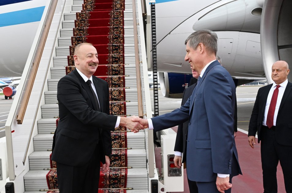 President Ilham Aliyev arrives in Russia for working visit (PHOTO/VIDEO)