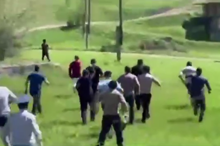Tavuşda bir qrup erməni silahlı qüvvələrinin mövqelərinə doğru qaçıb (VİDEO)