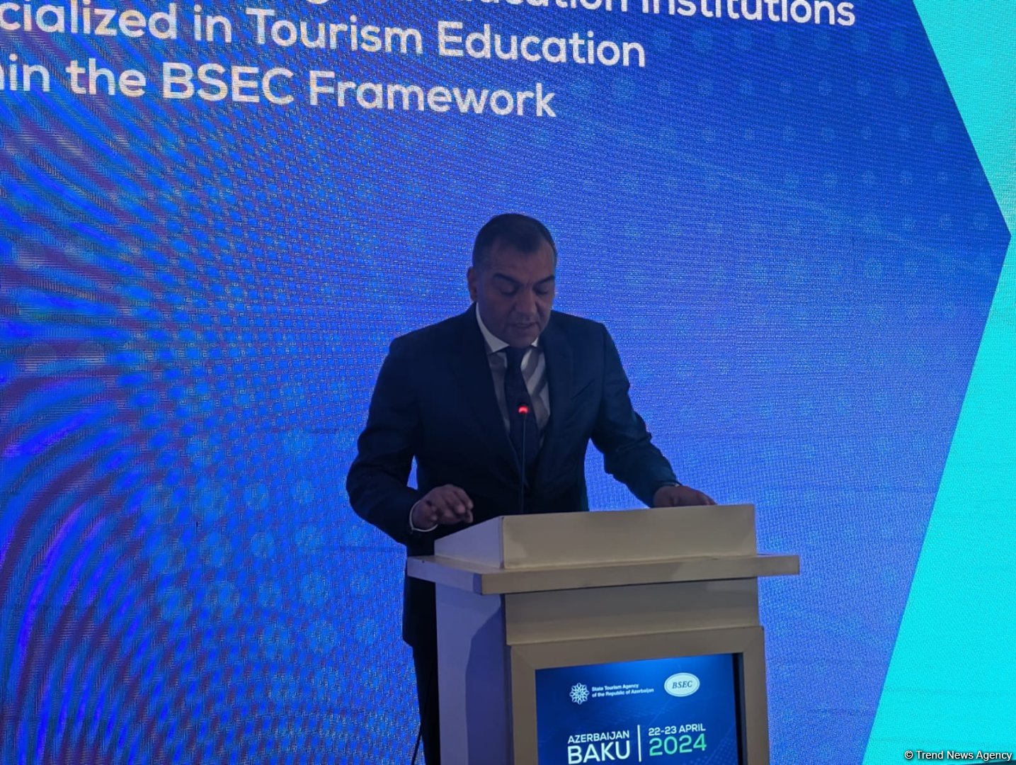 Туризм вносит значительный вклад в долгосрочную устойчивость - Фуад Нагиев