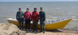 Azerbaijani sea border guards nab Iranians red-handed with mammoth drugs (PHOTO)