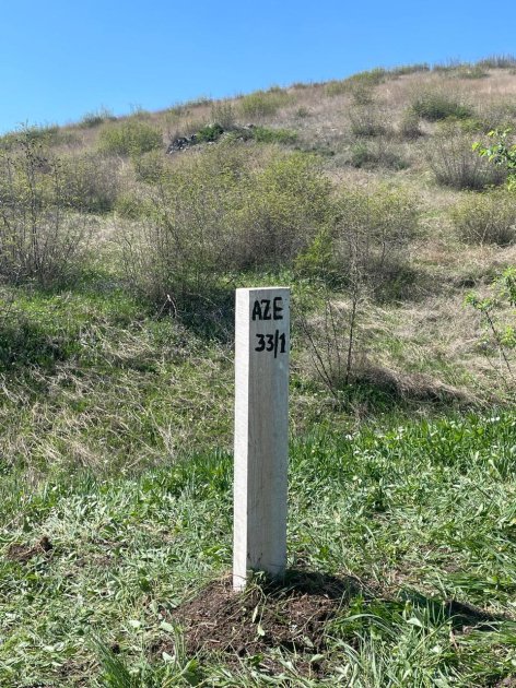 First pillar installed on border between Azerbaijan, Armenia (PHOTO)