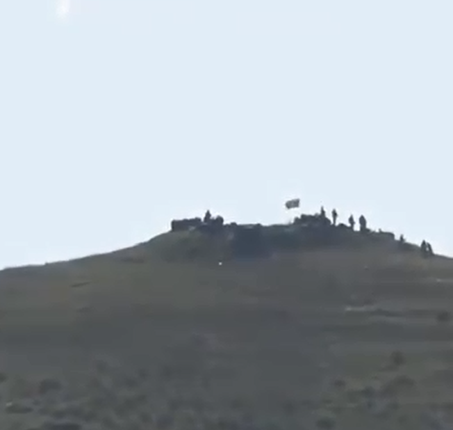 В освобожденном селе Газахского района поднят флаг Азербайджана (ВИДЕО)