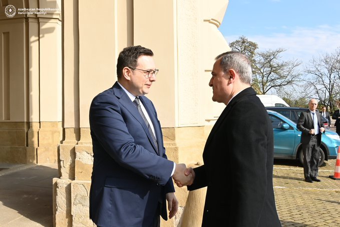 Azerbaijani and Czech FMs hold meeting (PHOTO)