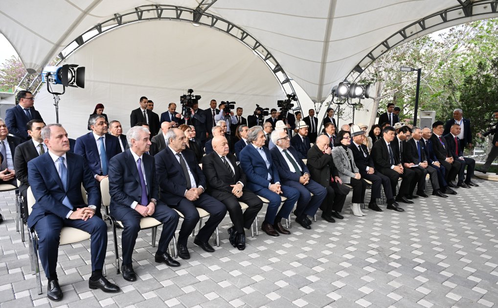 President Ilham Aliyev, President Sadyr Zhaparov attend unveiling ceremony of monument to Chingiz Aitmatov in Baku (PHOTO)