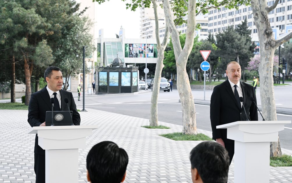 President Ilham Aliyev, President Sadyr Zhaparov attend unveiling ceremony of monument to Chingiz Aitmatov in Baku (PHOTO)