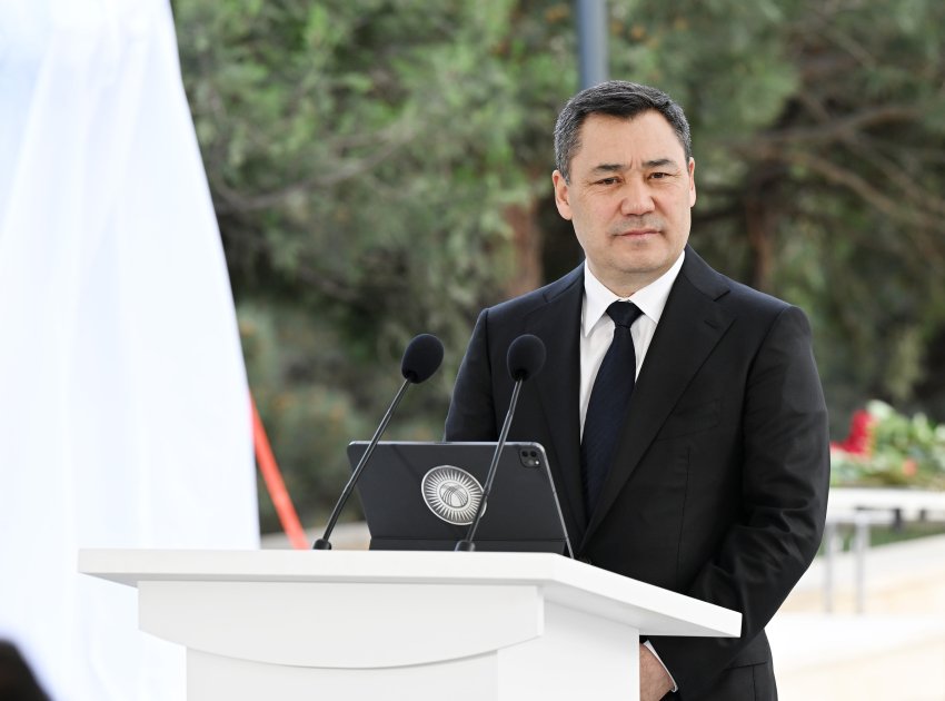 Qırğızıstan prezidenti Rusiyaya işgüzar səfərə yola düşüb
