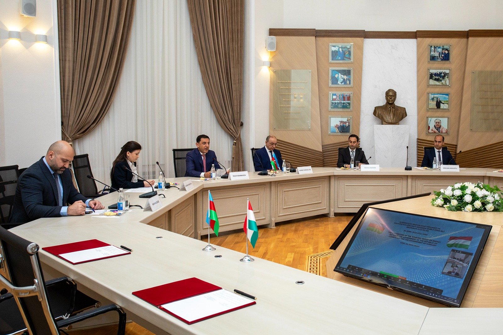 Meeting topics between Azerbaijani, Hungarian working groups on energy unveiled (PHOTO)