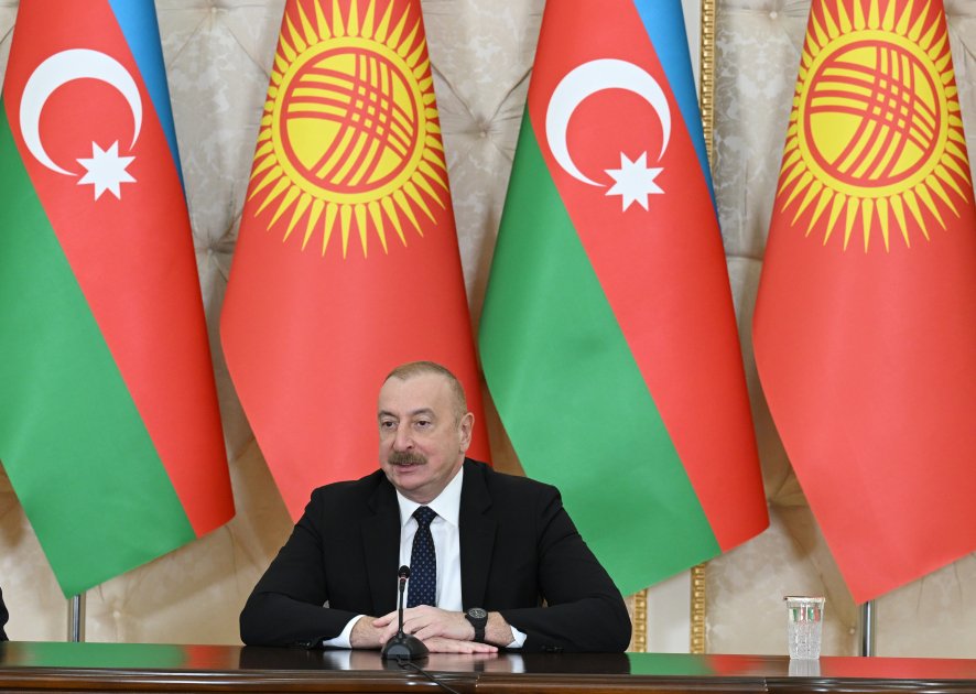 Президент Ильхам Алиев и Президент Садыр Жапаров выступили с заявлениями для прессы (ФОТО/ВИДЕО)