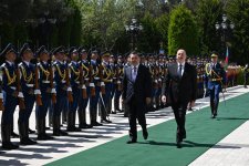 Qırğızıstan Prezidenti Sadır Japarovun rəsmi qarşılanma mərasimi olub (FOTO)
