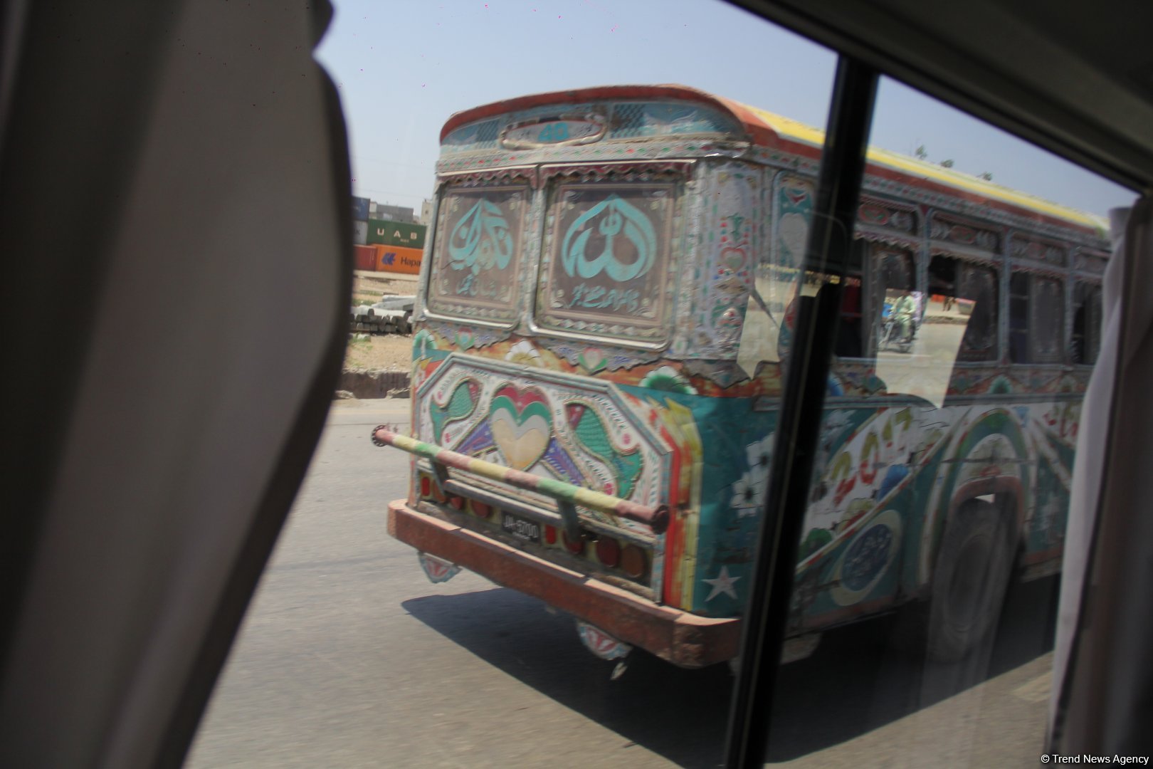 Путешествие из Баку в Карачи – любуйтесь деньгами, расписные автобусы, достопримечательности (ФОТО, часть 1)