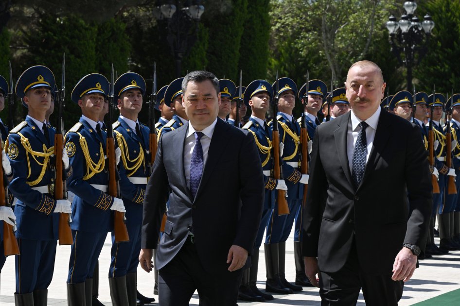 Qırğızıstan Prezidenti Sadır Japarovun rəsmi qarşılanma mərasimi olub (FOTO)
