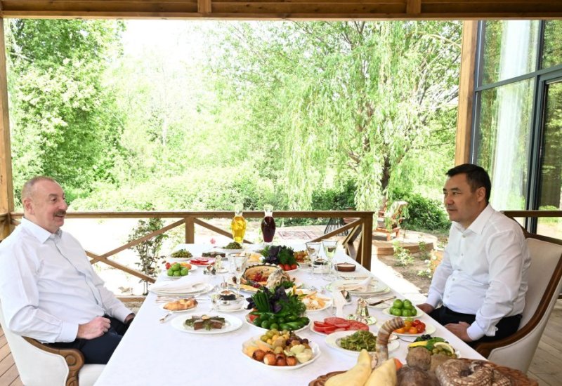 President Ilham Aliyev, President Sadyr Zhaparov hold joint lunch