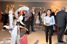 Скрытое и явное: в Баку открылась выставка работ заслуженного художника Азербайджана Мамеда Мустафаева (ФОТО)