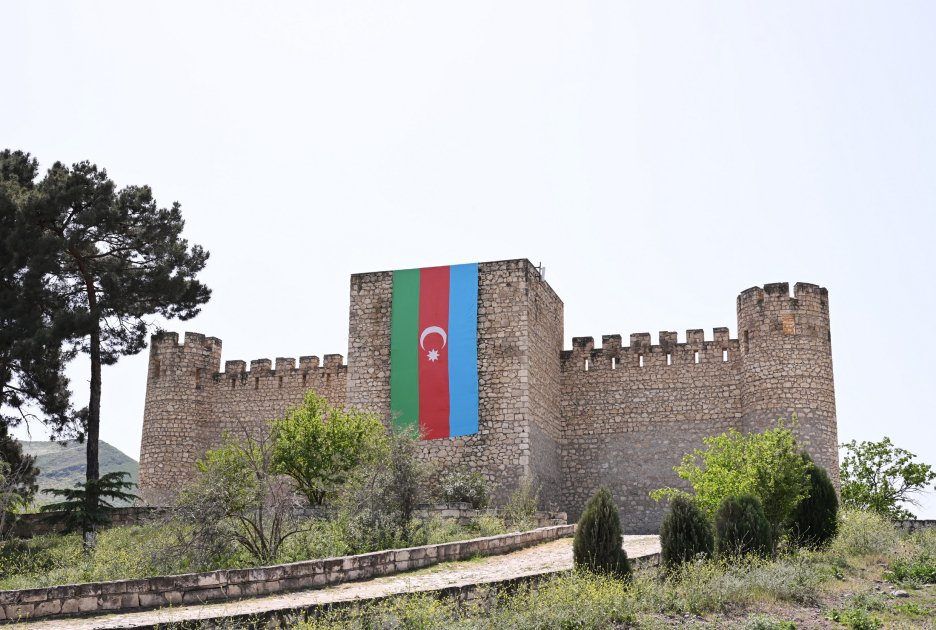 Президент Ильхам Алиев и Президент Садыр Жапаров побывали в крепости Шахбулаг в Агдаме (ФОТО/ВИДЕО)
