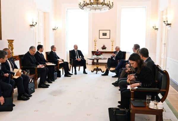 President Ilham Aliyev, President Frank-Walter Steinmeier hold expanded meeting in Berlin (PHOTO)