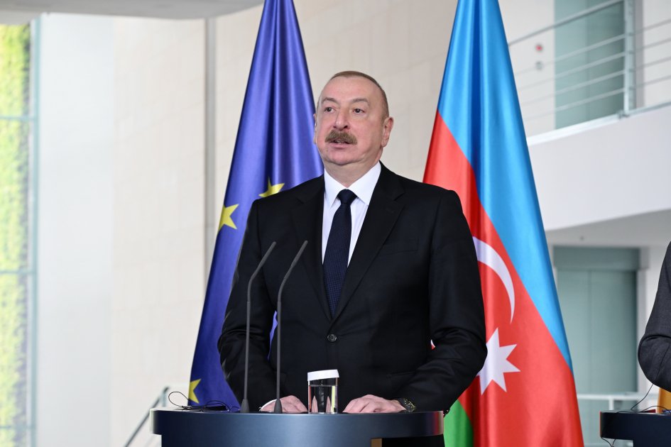 Президент Ильхам Алиев и канцлер Германии Олаф Шольц выступили с заявлениями для прессы (ФОТО/ВИДЕО)