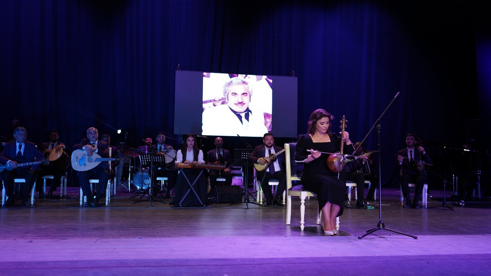 В Гяндже прошел музыкальный вечер памяти прославленного тариста Фикрета Вердиева (ФОТО)