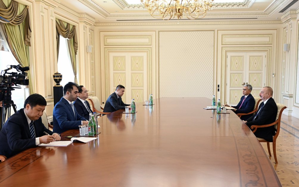 Президент Ильхам Алиев принял председателя Китайского народного общества дружбы с заграницей (ФОТО)