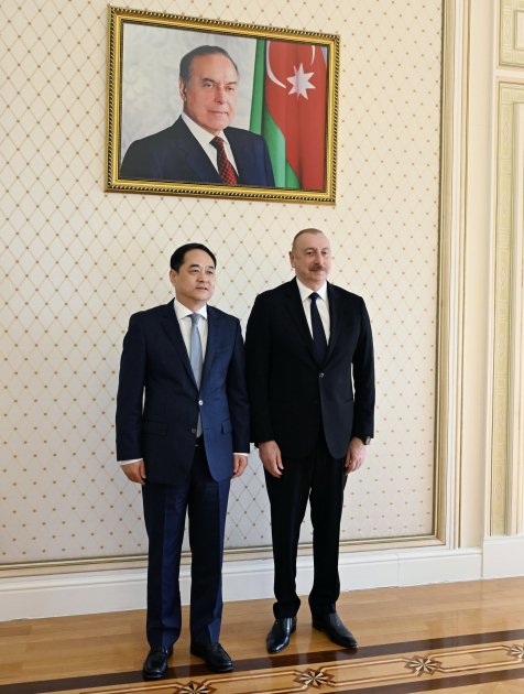 President Ilham Aliyev receives President of Chinese People's Association for Friendship with Foreign Countries (PHOTO)