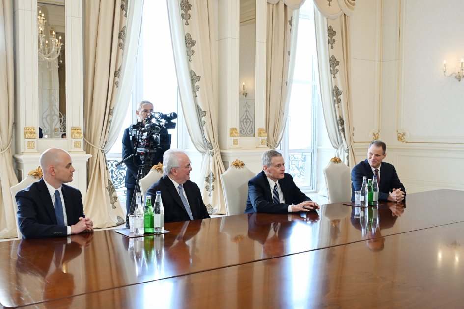 Президент Ильхам Алиев принял представителей Мормонской церкви и Фонда Стирлинга США (ФОТО)