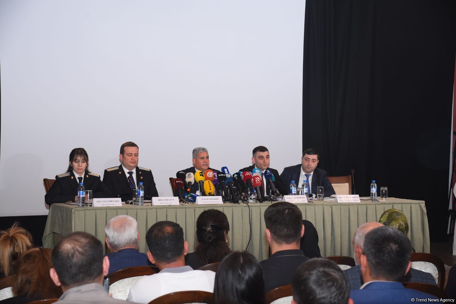 Baku hosts briefing on mass graves, missing persons (PHOTO)