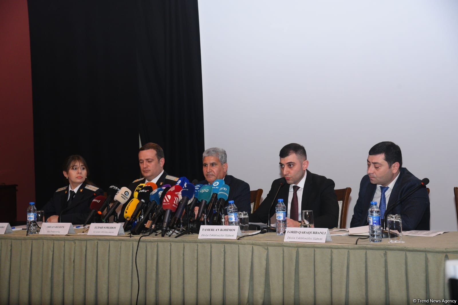 Baku hosts briefing on mass graves, missing persons (PHOTO)