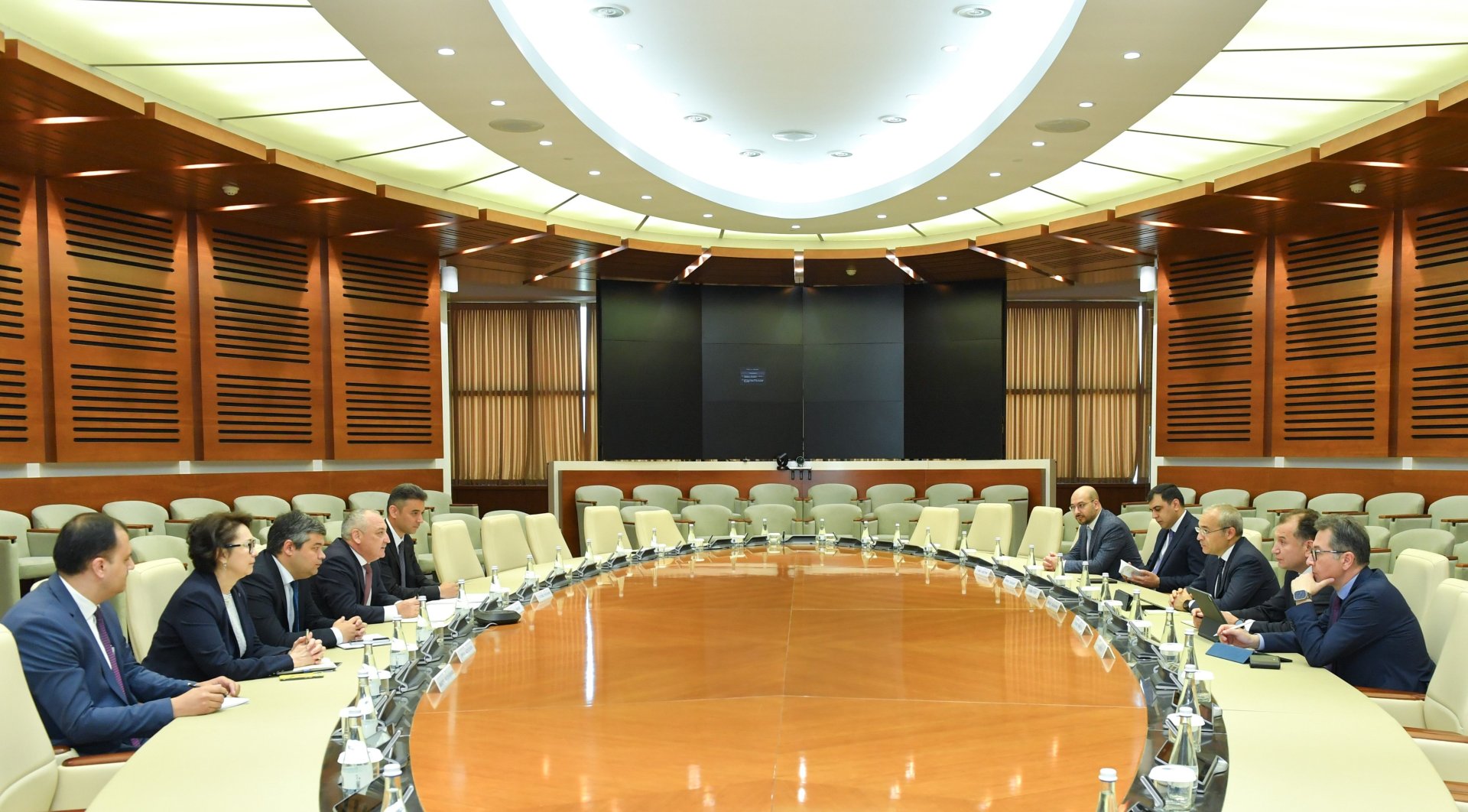 Azerbaijan, Uzbekistan talk on operations of joint investment company