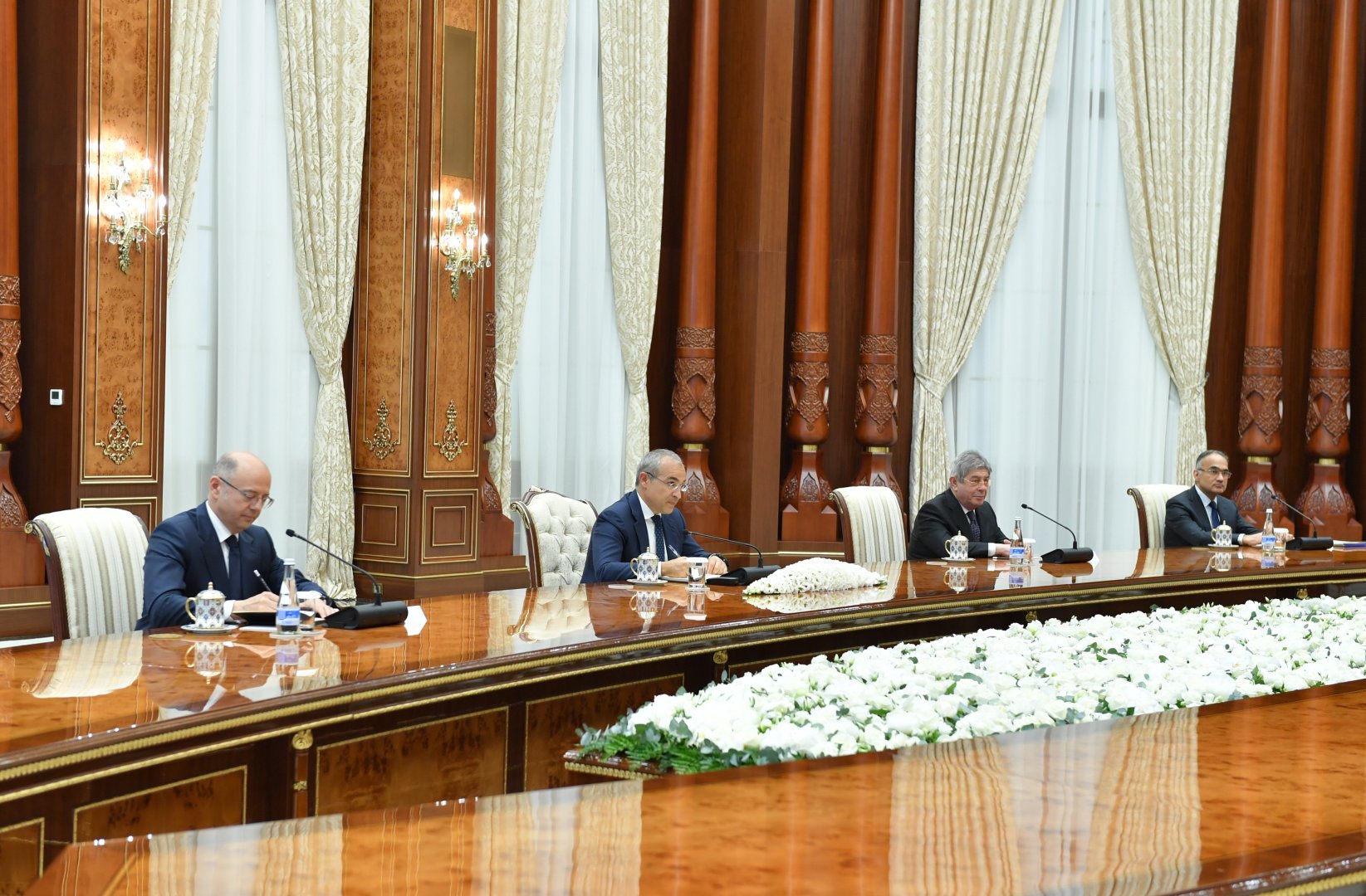 Президент Узбекистана принял делегацию Азербайджана (ФОТО)
