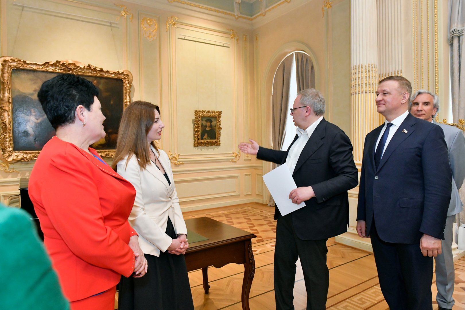 Азербайджанский национальный музей искусств и Санкт-Петербургская академия художеств подписали меморандум (ФОТО)