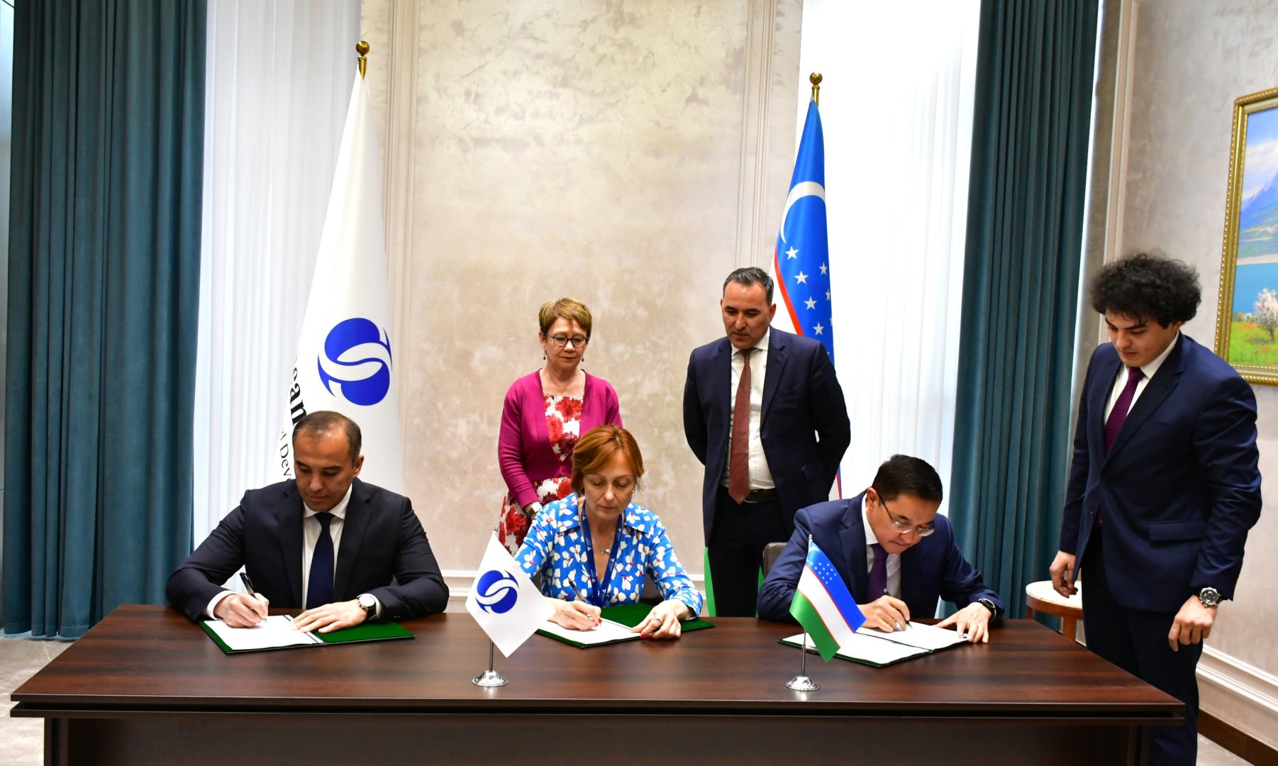 Uzbekistan, EBRD sign agreement on privatization of Asakabank