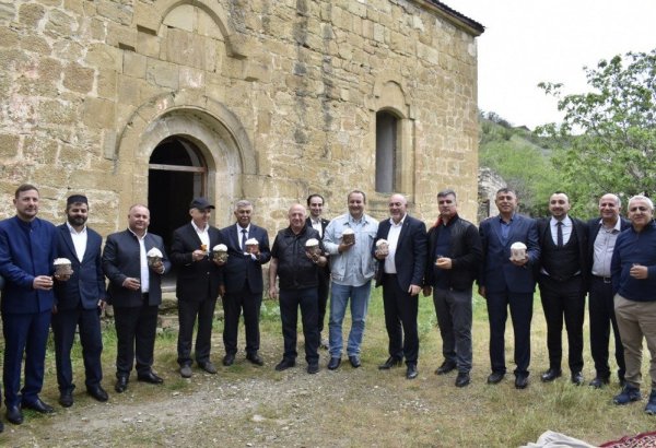 Представители религиозных конфессий посетили албанские храмы в Суговушане и Талыше (ФОТО)